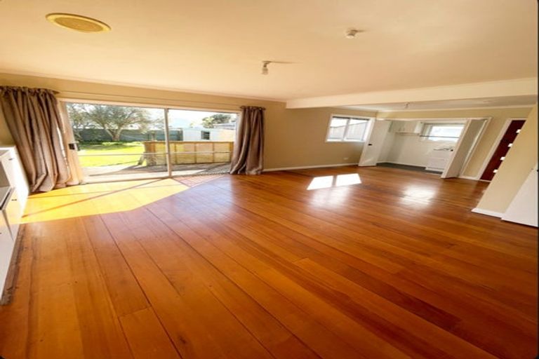 Photo of property in 52 Wallace Place, Westown, New Plymouth, 4310