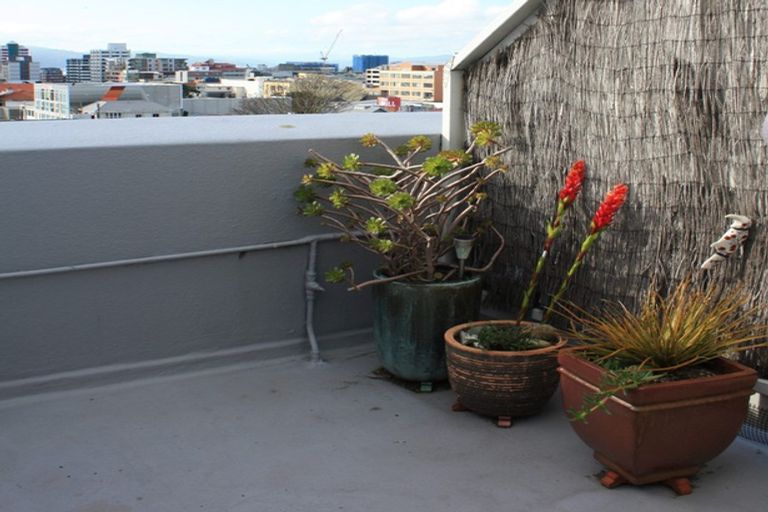 Photo of property in Blythswood Flats, 16/3f Aro Street, Aro Valley, Wellington, 6021