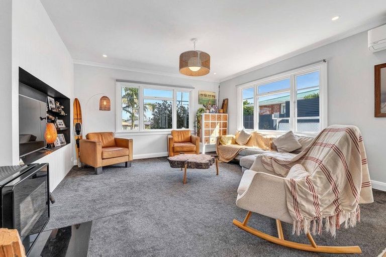 Photo of property in 113 Govett Avenue, Frankleigh Park, New Plymouth, 4310