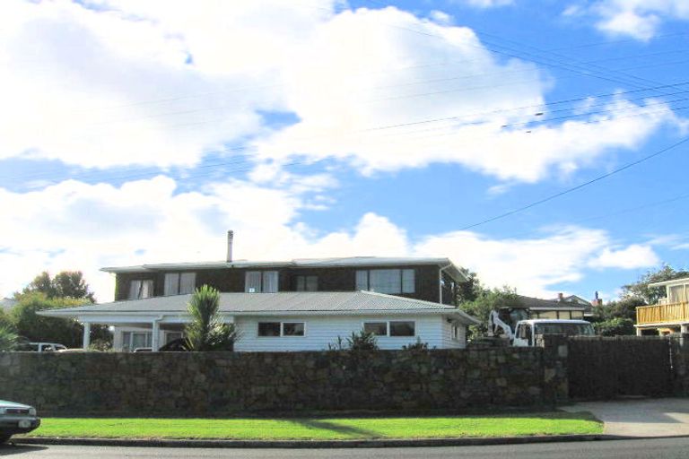 Photo of property in 31 Gloria Avenue, Te Atatu Peninsula, Auckland, 0610