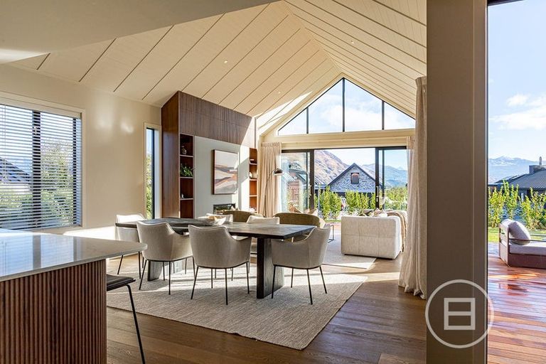 Photo of property in 8 Stockyard Lane, Jacks Point, Queenstown, 9371