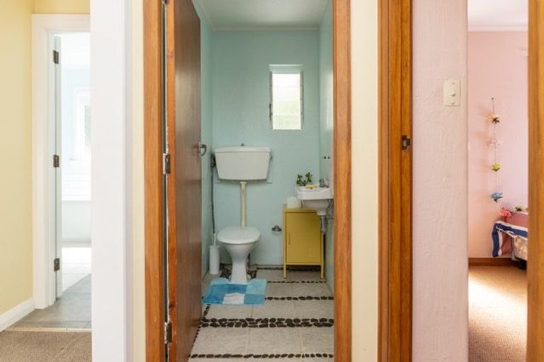 Photo of property in 26 Coote Road, Bluff Hill, Napier, 4110