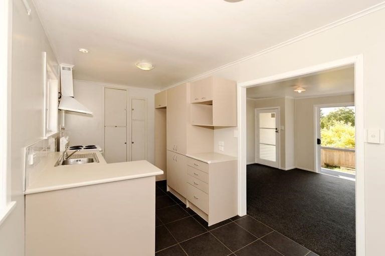 Photo of property in 39 Mcclintock Road, Massey, Auckland, 0614