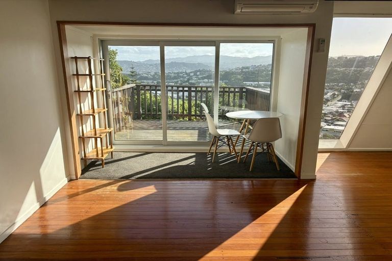 Photo of property in 2/73a Nevay Road, Miramar, Wellington, 6022