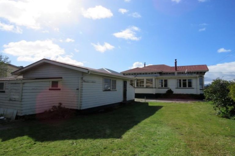 Photo of property in 34 Peel Street, Westport, 7825