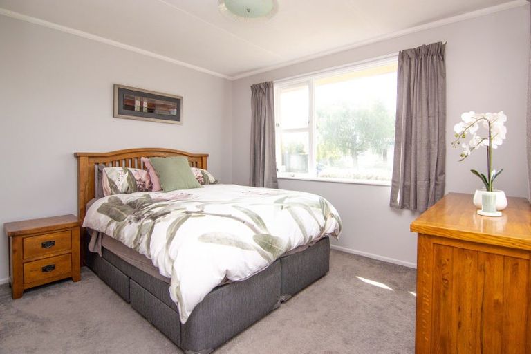 Photo of property in 10 Piper Place, Roslyn, Palmerston North, 4414