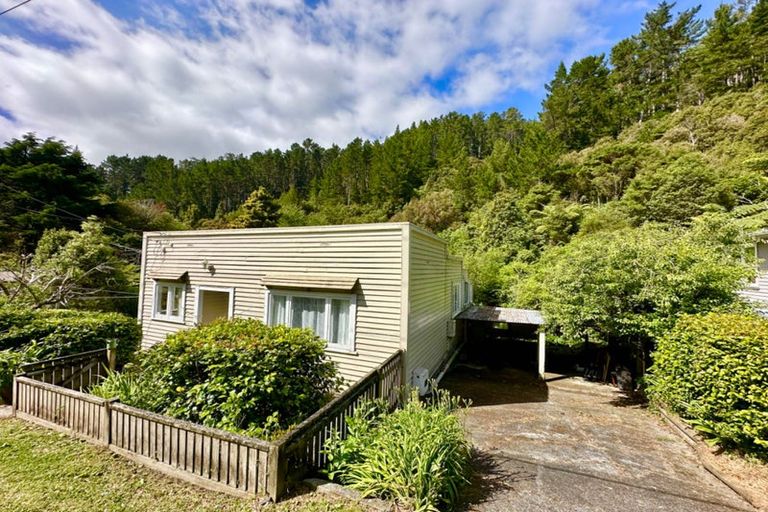 Photo of property in 65 Elmslie Road, Pinehaven, Upper Hutt, 5019