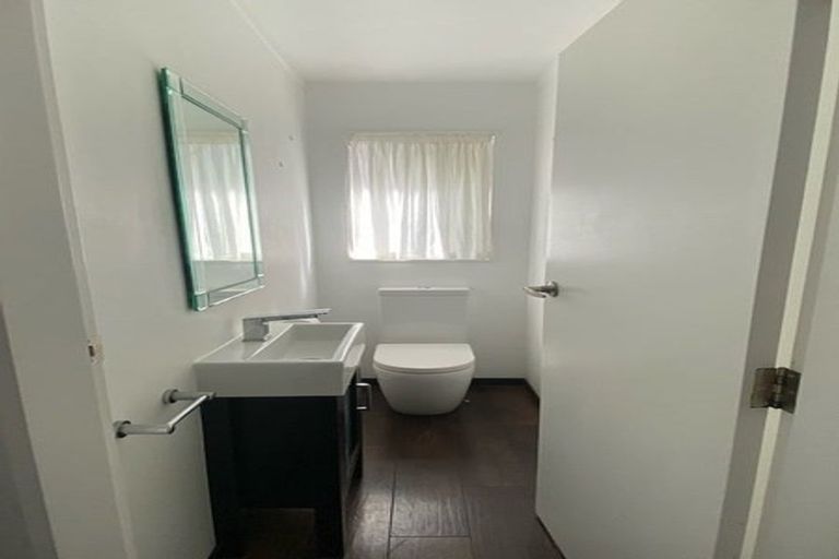 Photo of property in 15 Halswater Drive, Churton Park, Wellington, 6037