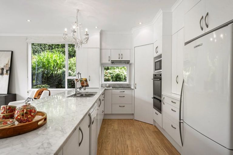 Photo of property in 47 English Oak Drive, Schnapper Rock, Auckland, 0632