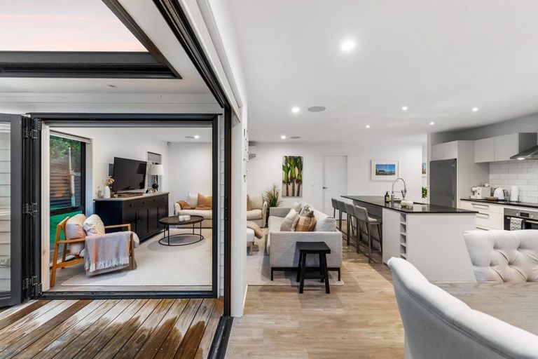 Photo of property in 30 Accolage Boulevard, Kumeu, 0810
