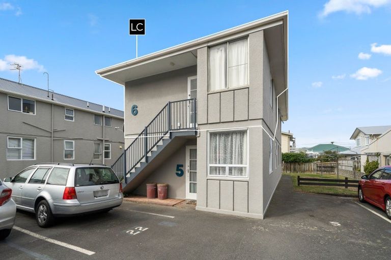 Photo of property in 127u6 Queens Drive, Lyall Bay, Wellington, 6022