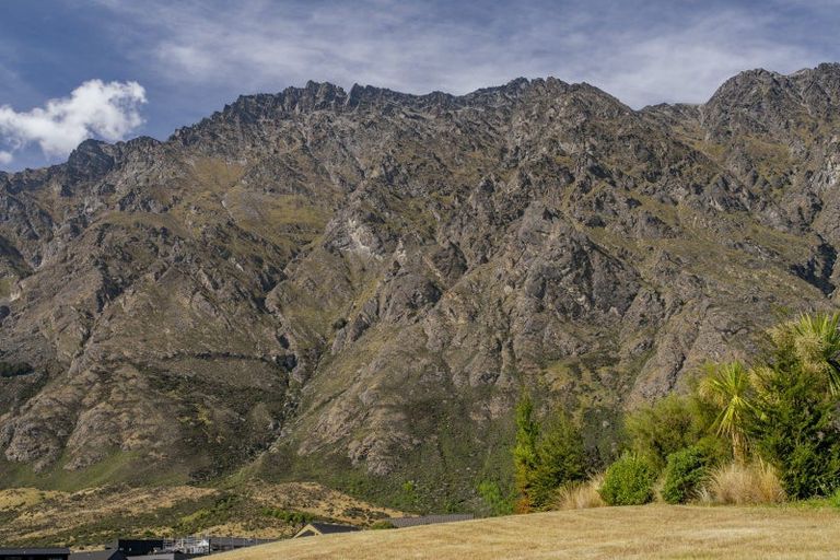 Photo of property in 6 Wanderer Lane, Jacks Point, Queenstown, 9371