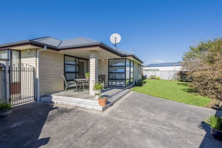 Photo of property in 12 Corfe Castle Lane, Levin, 5510