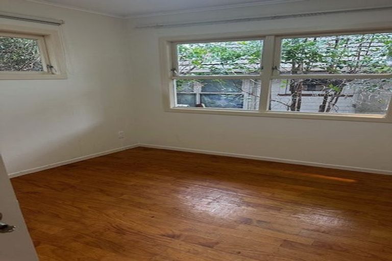 Photo of property in 190a Lake Road, Northcote, Auckland, 0627