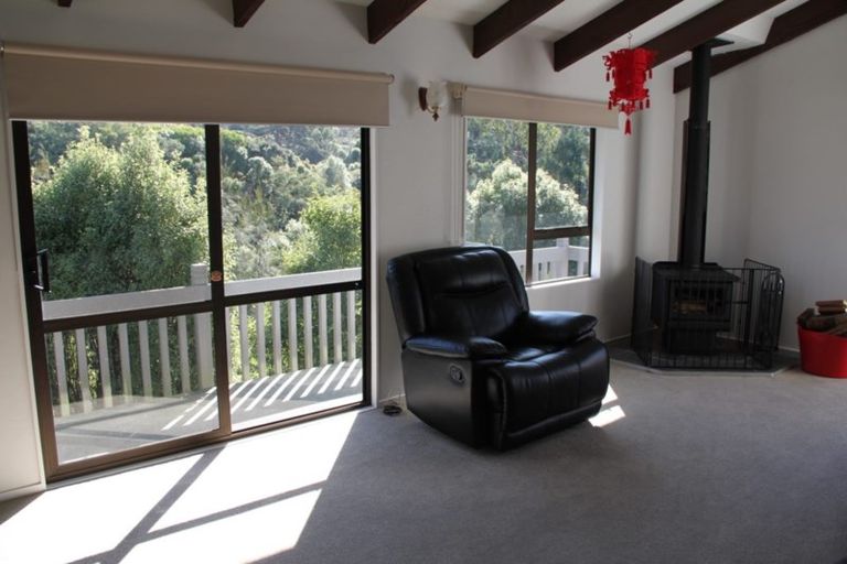 Photo of property in 6 Wingfield Place, Churton Park, Wellington, 6037