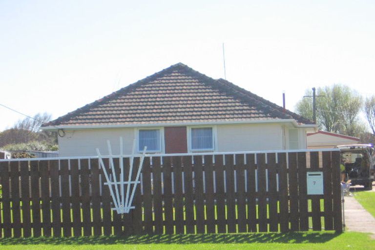 Photo of property in 7 Norbiton Road, Foxton, 4814
