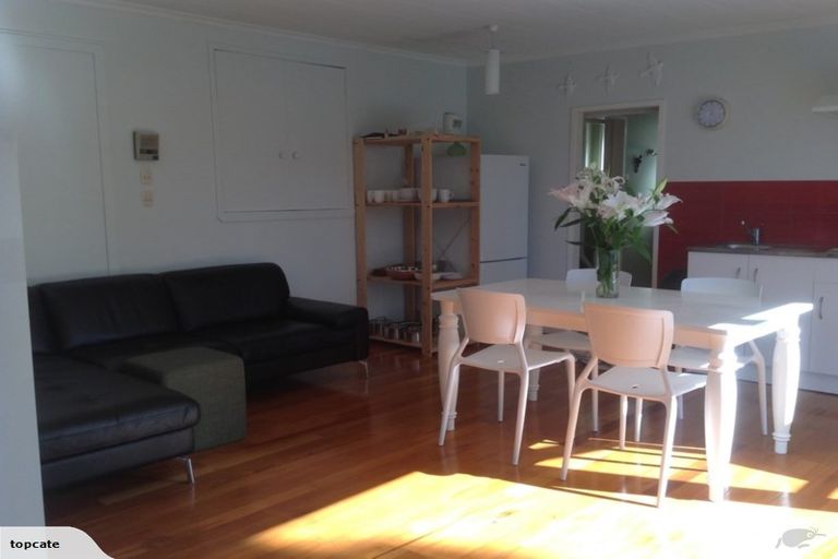 Photo of property in 24 Opou Road, Titirangi, Auckland, 0604