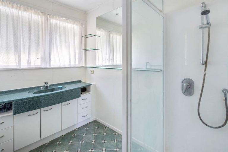 Photo of property in 3 Terrance Grove, Paparangi, Wellington, 6037