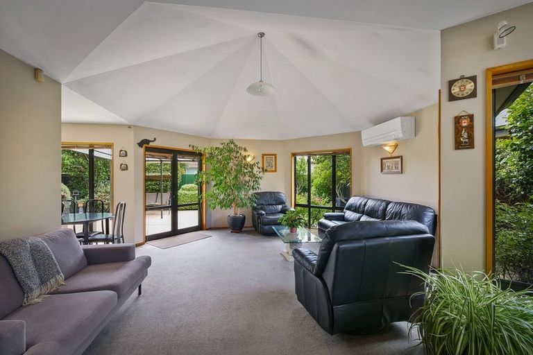 Photo of property in 113 Avonhead Road, Avonhead, Christchurch, 8042