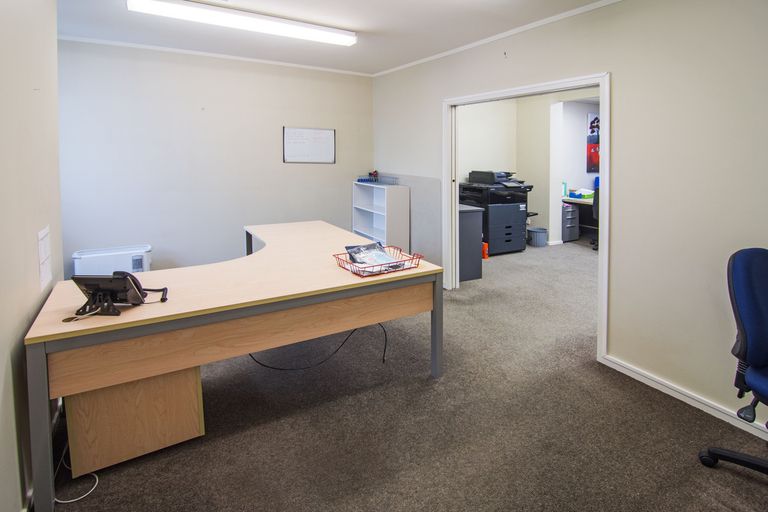 Photo of property in 10 Park Street, Thorndon, Wellington, 6011