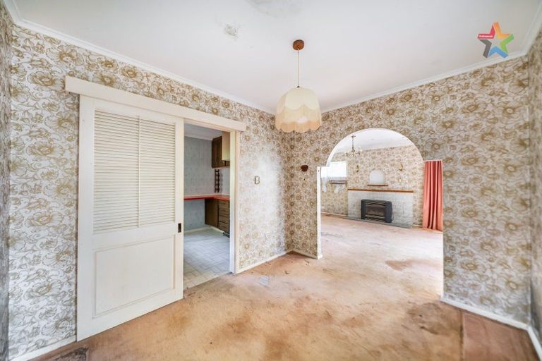 Photo of property in 76 Raukawa Street, Stokes Valley, Lower Hutt, 5019