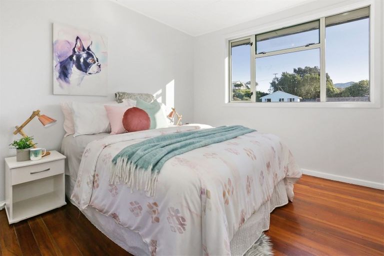Photo of property in 21 Martin Street, Ranui, Porirua, 5024
