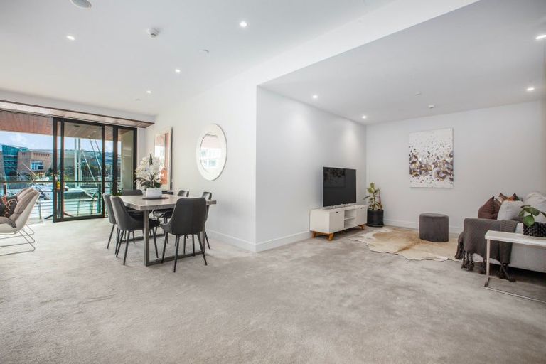 Photo of property in Clyde Quay Wharf, 7u1b Clyde Quay Wharf, Te Aro, Wellington, 6011