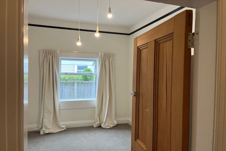 Photo of property in 53 Oxley Avenue, St Albans, Christchurch, 8014