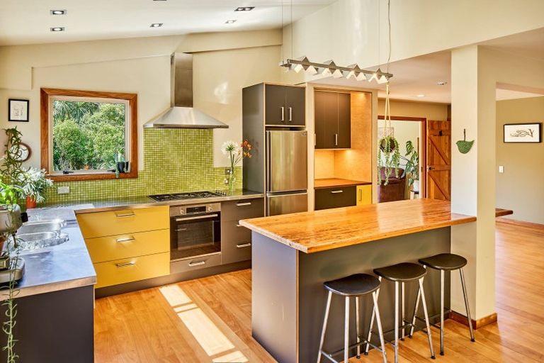 Photo of property in 343 Takapu Road, Takapu Valley, Wellington, 5028