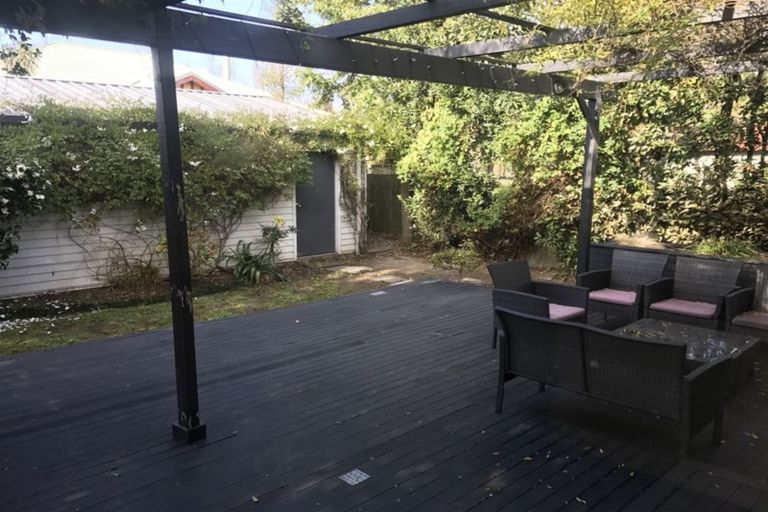 Photo of property in 52 Woodville Street, Edgeware, Christchurch, 8013