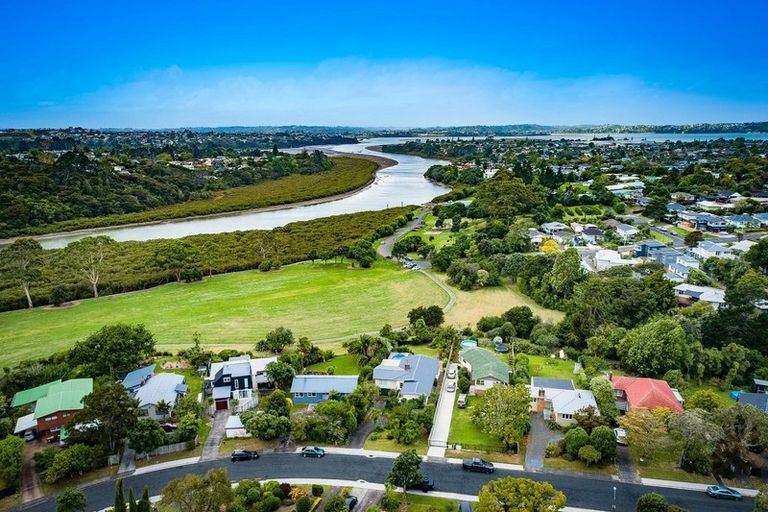 Photo of property in 20 Noall Street, Te Atatu Peninsula, Auckland, 0610