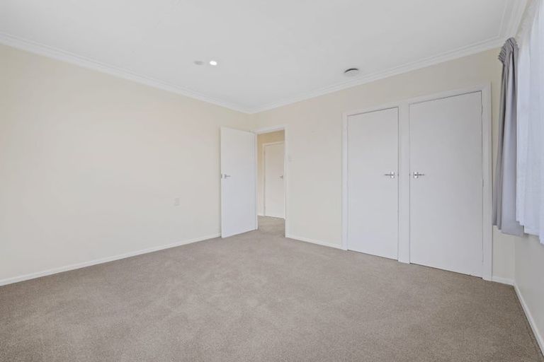 Photo of property in 223 Huatoki Street, Upper Vogeltown, New Plymouth, 4310
