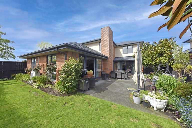 Photo of property in 37 Mcmahon Drive, Aidanfield, Christchurch, 8025