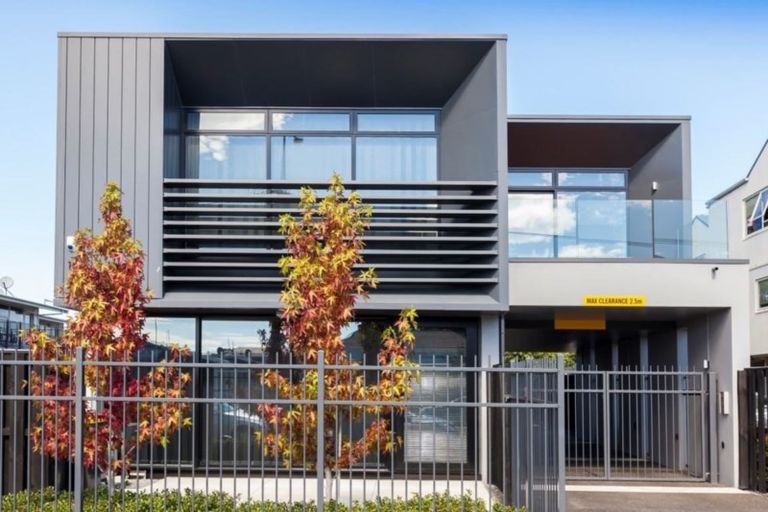 Photo of property in 2/308 Hereford Street, Christchurch Central, Christchurch, 8011