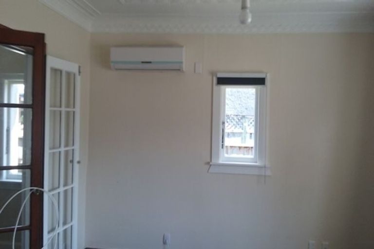 Photo of property in 38 Puriri Terrace, Roslyn, Palmerston North, 4414