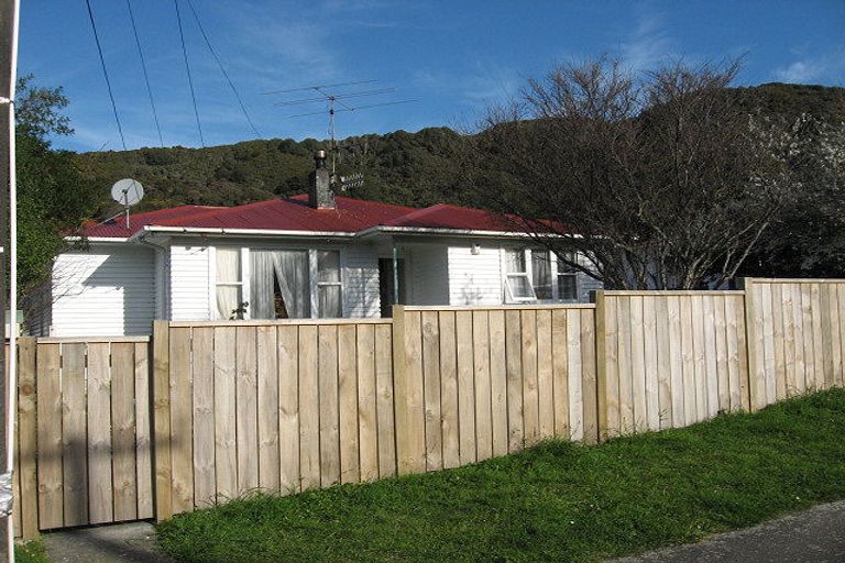 Photo of property in 7 Gardiner Grove, Wainuiomata, Lower Hutt, 5014