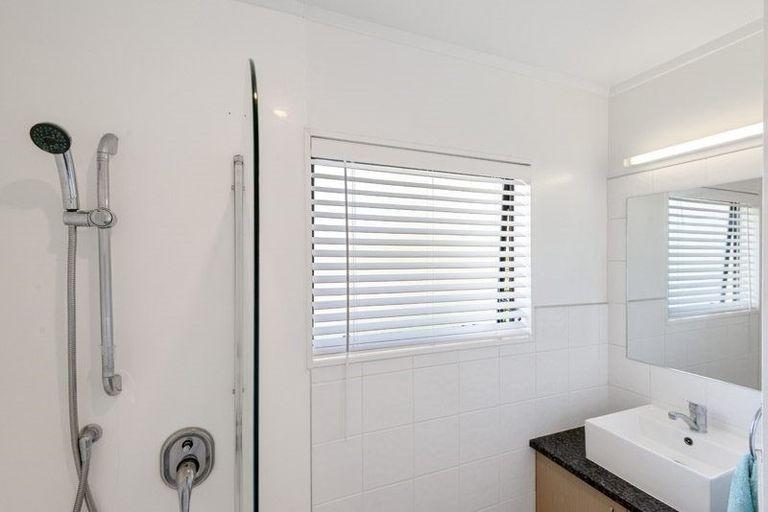 Photo of property in 21a Red Beach Road, Red Beach, 0932