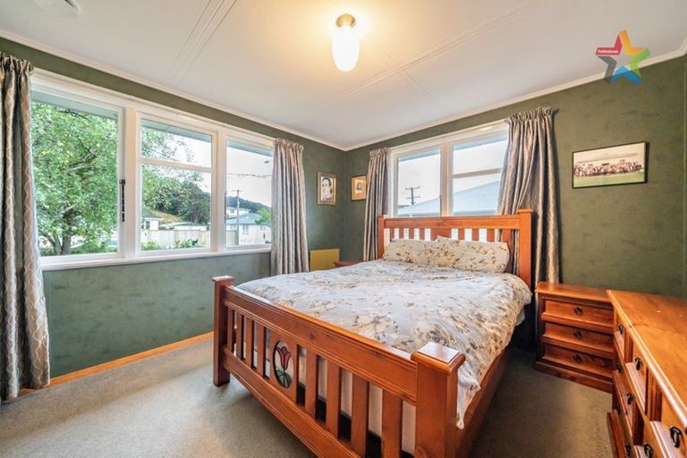 Photo of property in 5 Kowhai Street, Wainuiomata, Lower Hutt, 5014