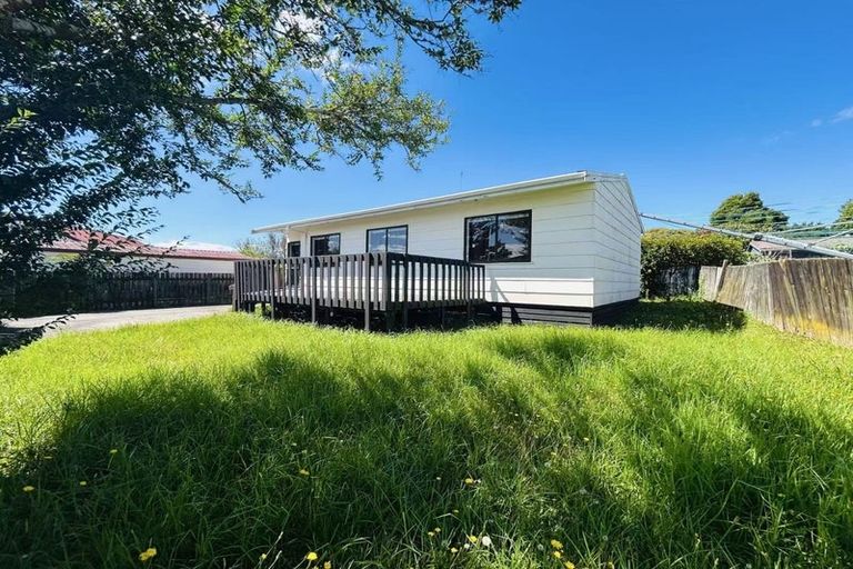 Photo of property in 1/7 Elvira Place, Ranui, Auckland, 0612