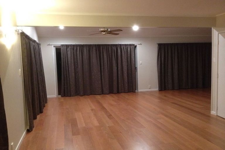 Photo of property in 3/5 Marama Street, Castor Bay, Auckland, 0620