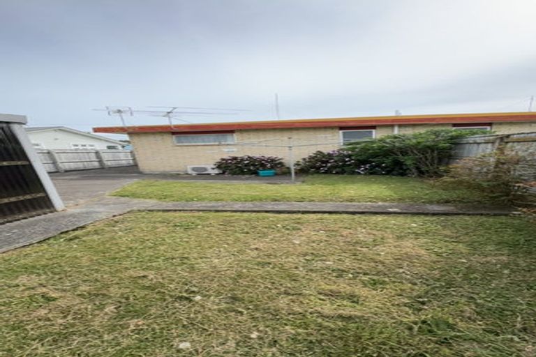 Photo of property in 2/122 William Street, Petone, Lower Hutt, 5012