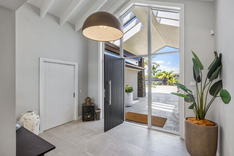 Photo of property in 8a Jelas Drive, Riverhead, Kumeu, 0892