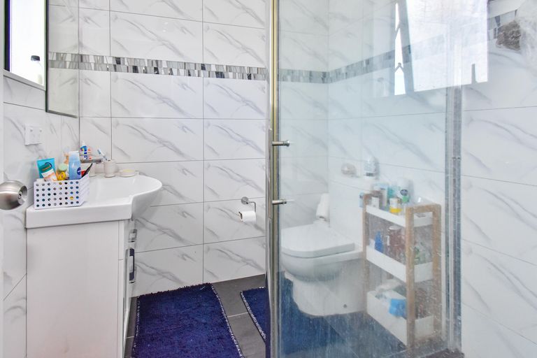 Photo of property in 7 Clendon Place, Manurewa, Auckland, 2102