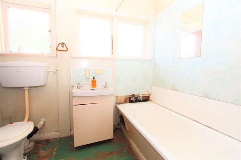 Photo of property in 14 Earp Street, Johnsonville, Wellington, 6037