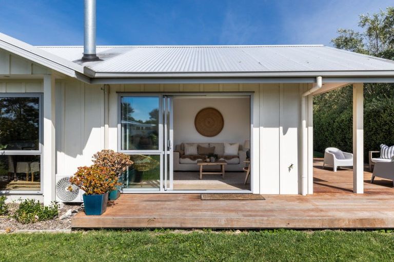 Photo of property in 14 Cape Grove, Haumoana, 4180