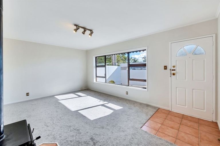 Photo of property in 2/115 Mcleod Road, Te Atatu South, Auckland, 0610