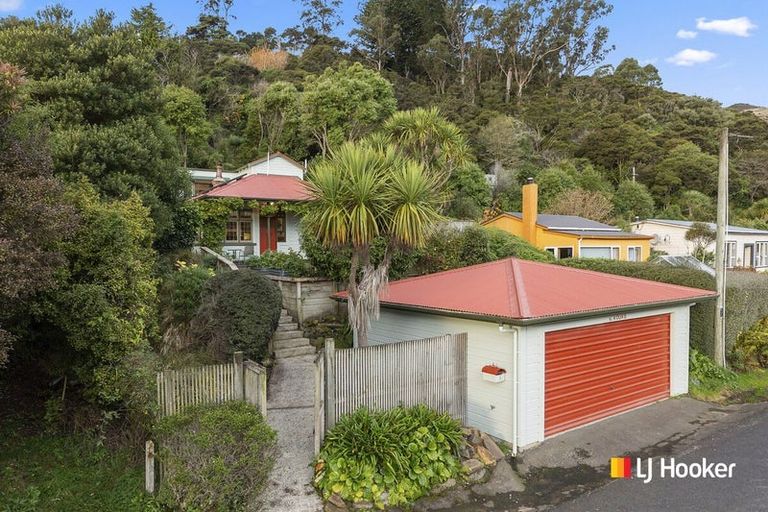 Photo of property in 2 Bacon Street, Broad Bay, Dunedin, 9014