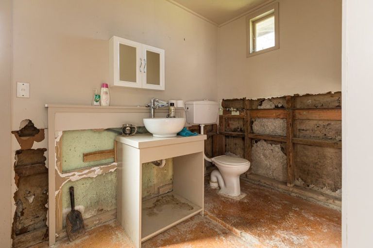 Photo of property in 15 Keppel Street, Porangahau, 4291