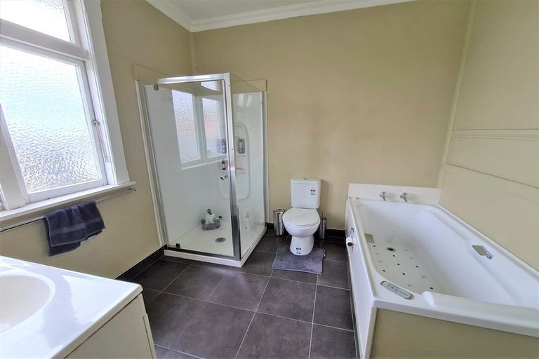 Photo of property in 42 Chelwood Street, Takaro, Palmerston North, 4412