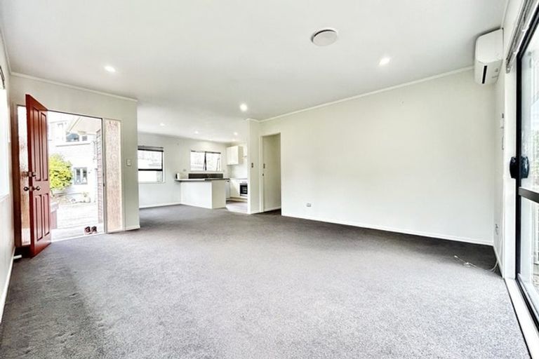 Photo of property in 4b Kathy Terrace, Stanmore Bay, Whangaparaoa, 0932
